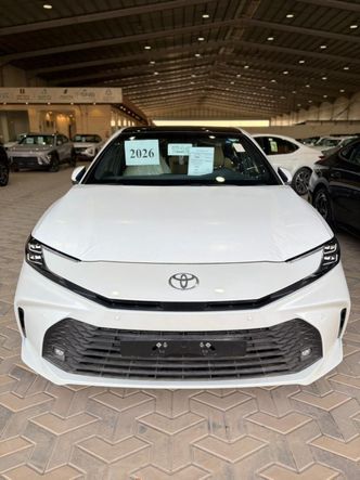 Toyota Camry IX (XV80)