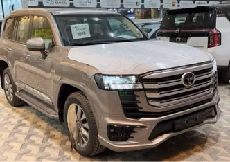⁦Toyota Land Cruiser السلسلة 300⁩