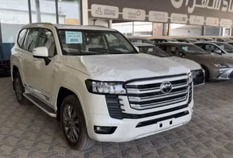⁦Toyota Land Cruiser السلسلة 300⁩