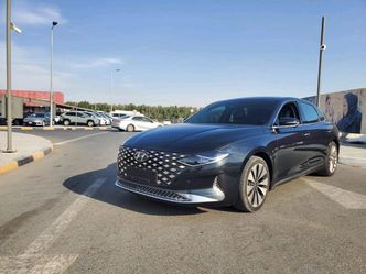 Hyundai Azera ثالثاً فيس ليفت