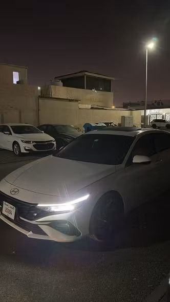 Hyundai Elantra عملية فيس ليفت VII (CN7)