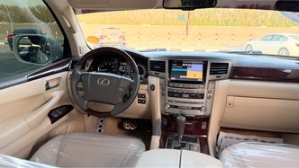 Lexus LX 570 ثالثاً فيس ليفت