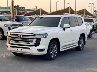 ⁦Toyota Land Cruiser السلسلة 300⁩