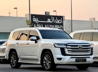 ⁦Toyota Land Cruiser السلسلة 300⁩