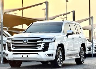 ⁦Toyota Land Cruiser السلسلة 300⁩