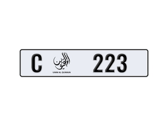 أم القيوين • سيارة خاصة