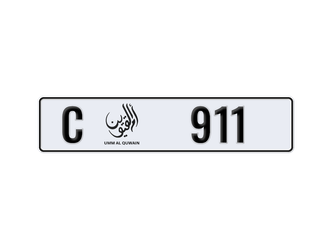 أم القيوين • سيارة خاصة