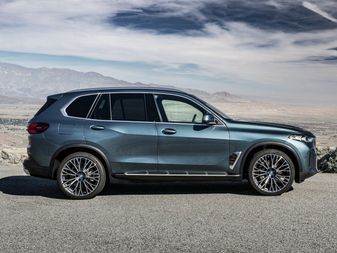 BMW X5 IV (G05/G18) Facelift SUV 5 dr.. Specifications & Prices | AUTO.AE