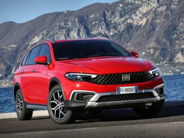 Fiat Tipo Station Wagon Cross 1.5 GSE Hybrid specs