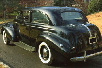 PONTIAC TOURING SEDAN, 1940