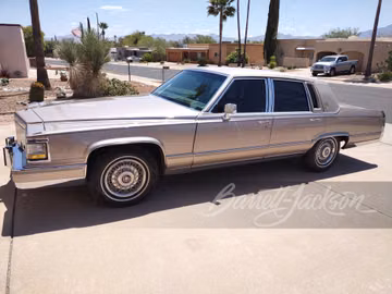 CADILLAC BROUGHAM, 1990