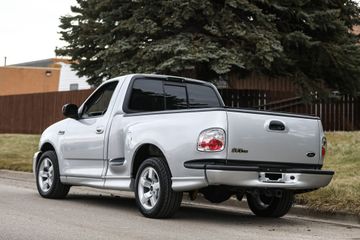 FORD F-150 LIGHTNING PICKUP, 2001