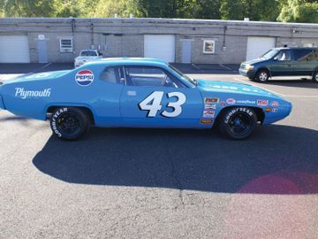 Plymouth Road Runner - Richard Petty Tribute, 1972