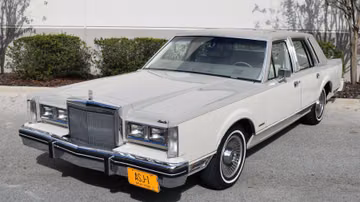 Lincoln Town Car, 1982