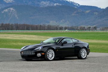 Aston Martin V12 Vanquish, 2002