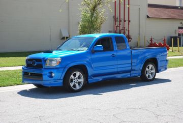 Toyota Tacoma X-Runner Pickup, 2011