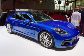 Porsche Panamera Turbo Executive (Mk. II) specs