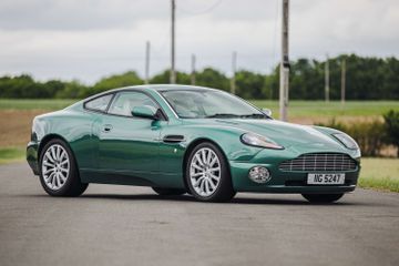 Aston Martin V12 Vanquish, 2002