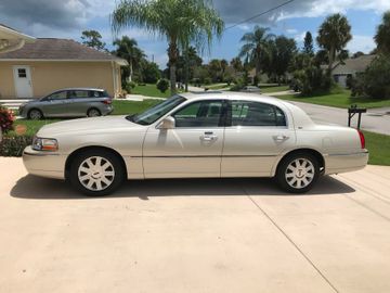 Lincoln Town Car Cartier, 2003