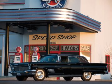 Lincoln Continental Mark V Limousine (Elvis Presley), 1960