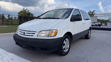 Toyota Sienna Minivan, 2001