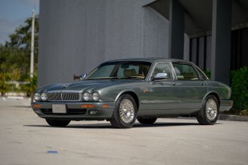 Jaguar XJ6 Vanden Plas Sedan VIN. SAJKX6246TC782980, 1996