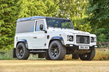 Land Rover Defender 90 County 2.2-litre #002 GYRO Editi, 2015