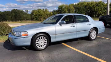 Lincoln Town Car Signature Limited, 2005