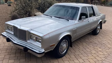 Chrysler Fifth Avenue, 1985