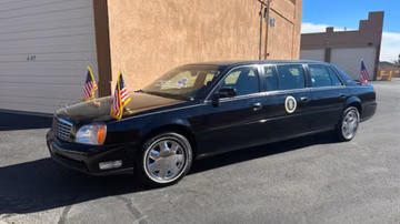 Cadillac Deville Presidential Limousine, 2000