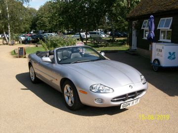 Jaguar XK8 Convertible, 2001
