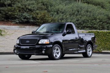 Ford F150 SVT Lightning Pickup, 2003