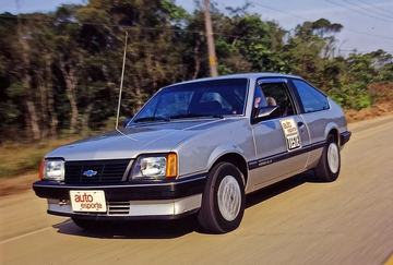 Chevrolet Monza Hatch SL/E (E100) specs