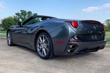 FERRARI CALIFORNIA CONVERTIBLE, 2012