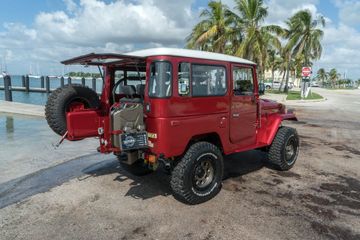 TOYOTA LAND CRUISER FJ40, 1983