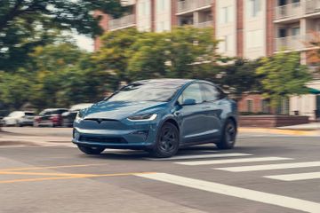 Tesla Model X specs
