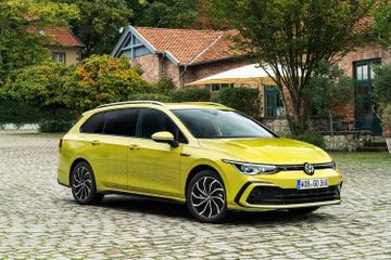 VW Golf Variant 1.0 eTSI (Mk VIII) specs