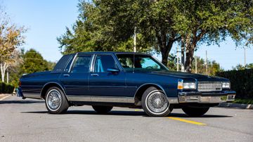 Chevrolet Caprice Classic LS Brougham, 1990