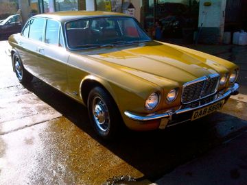 Jaguar XJ6L Series II Saloon 4.2-Auction Lot, 1974