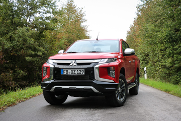 Mitsubishi L200 2.2 specs