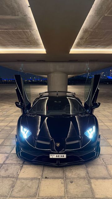 Night Drive Through Dubai in a Lamborghini SVJ
