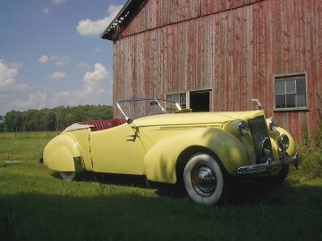 Packard One-Twenty Convertible Victoria by Darrin, 1939