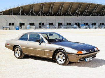 مواصفات فيراري 400 GT
