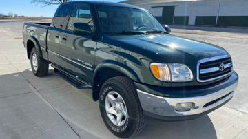 Toyota Tundra Limited Pickup, 2001