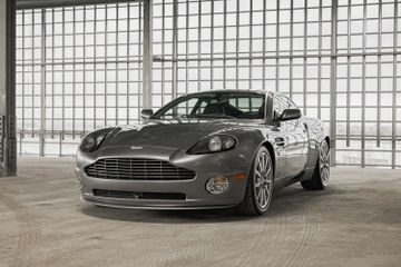 Aston Martin V12 Vanquish S VIN. SCFAC423X5B501549, 2005