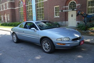 Buick Riviera Sedan, 1995