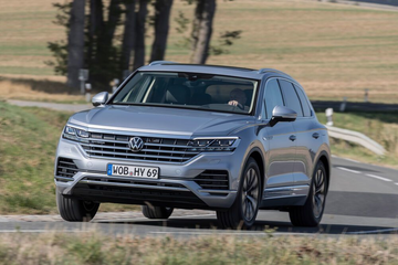 VW Touareg 3.0 eHybrid (Mk III) specs