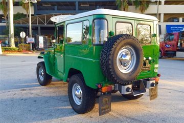 TOYOTA LAND CRUISER FJ-40، 1983