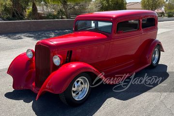 PLYMOUTH DELUXE CUSTOM SEDAN, 1933