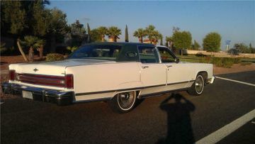 LINCOLN CONTINENTAL 4 DOOR SEDAN, 1977